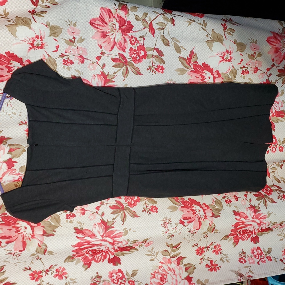 black midi dress by White House Black Market 10 - Picture 4 of 8